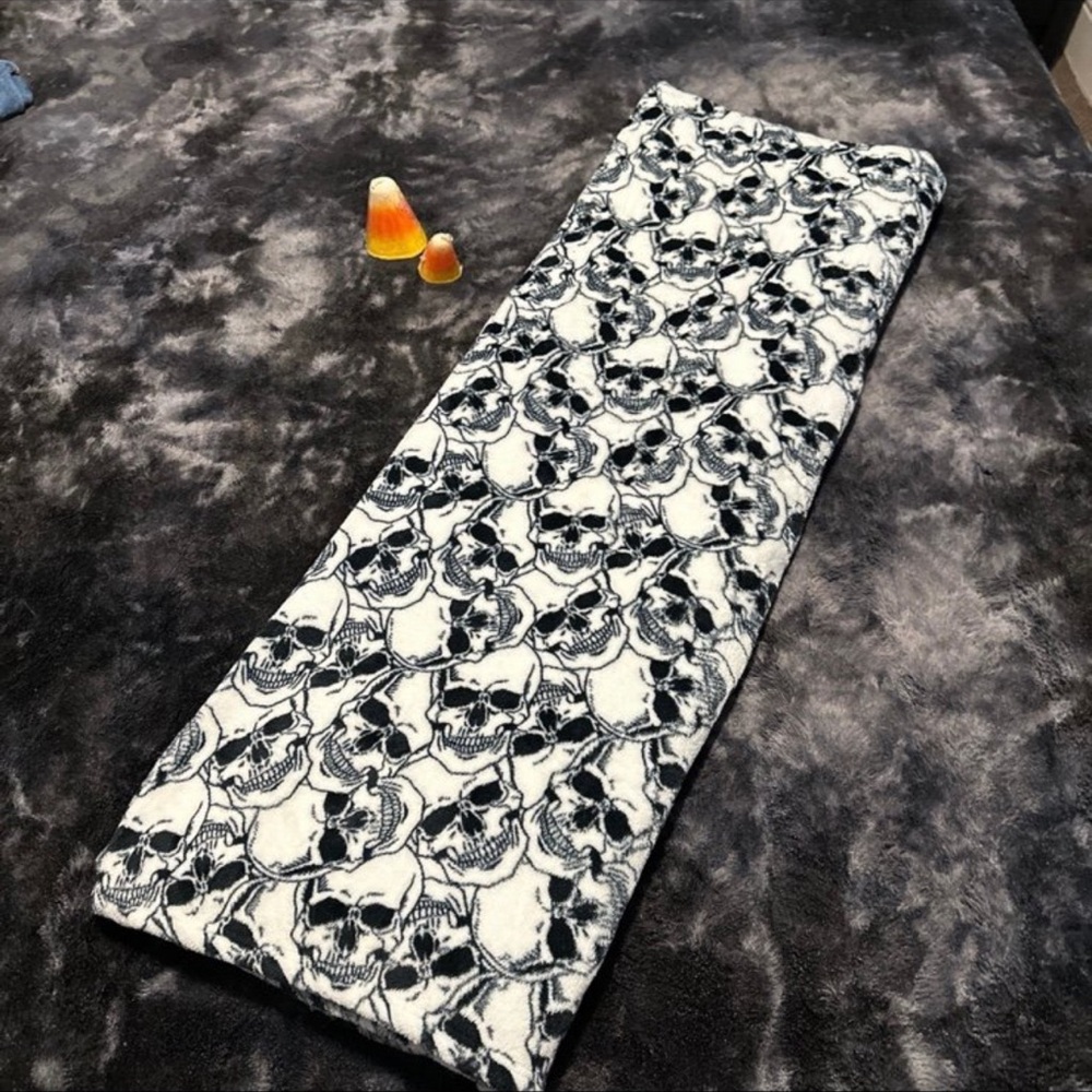 SUPER SOFT And Stylish Skull Blanket!!!